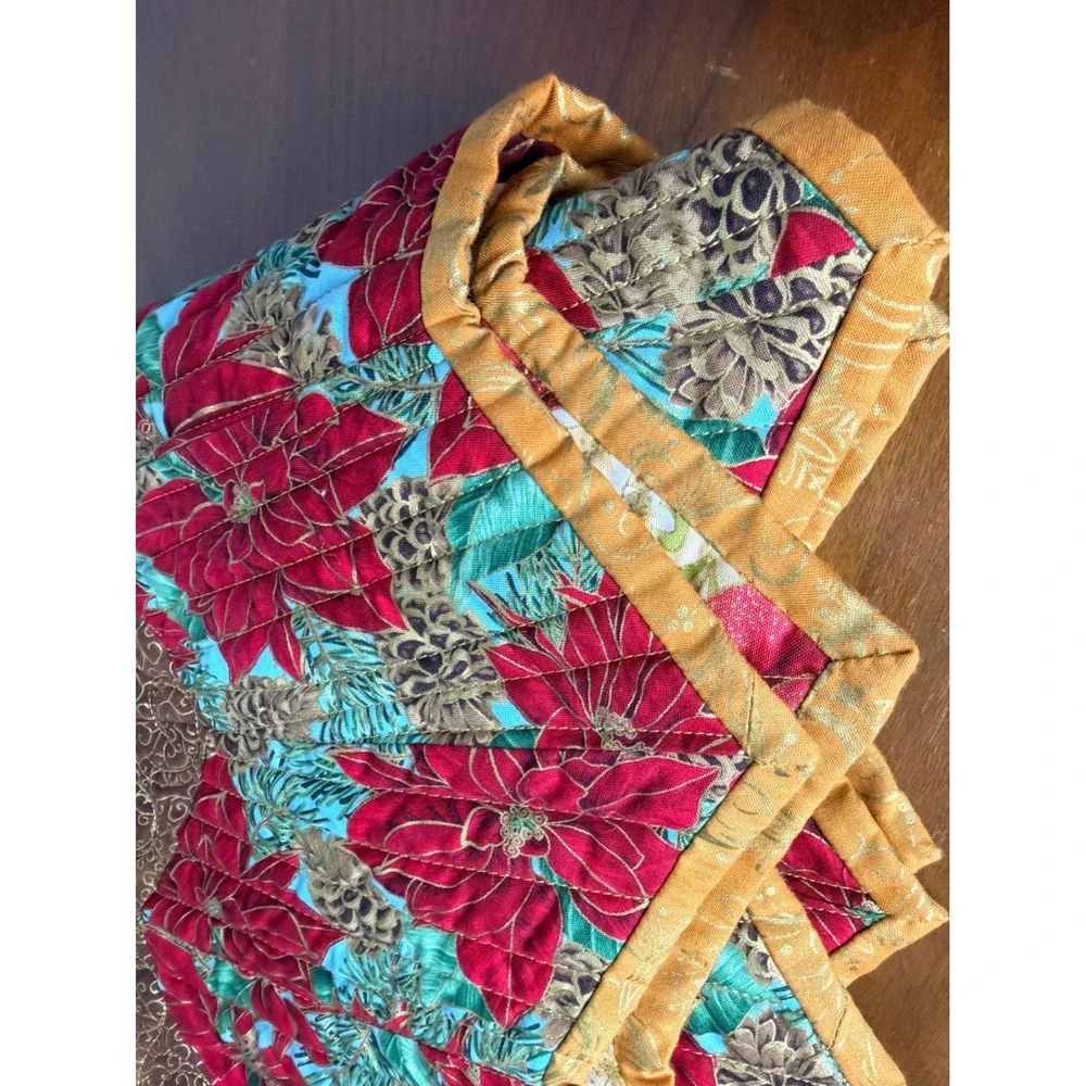 Quilted Christmas Tree‎ Skirt Reversible Poinsettia Pine Cone Red Green